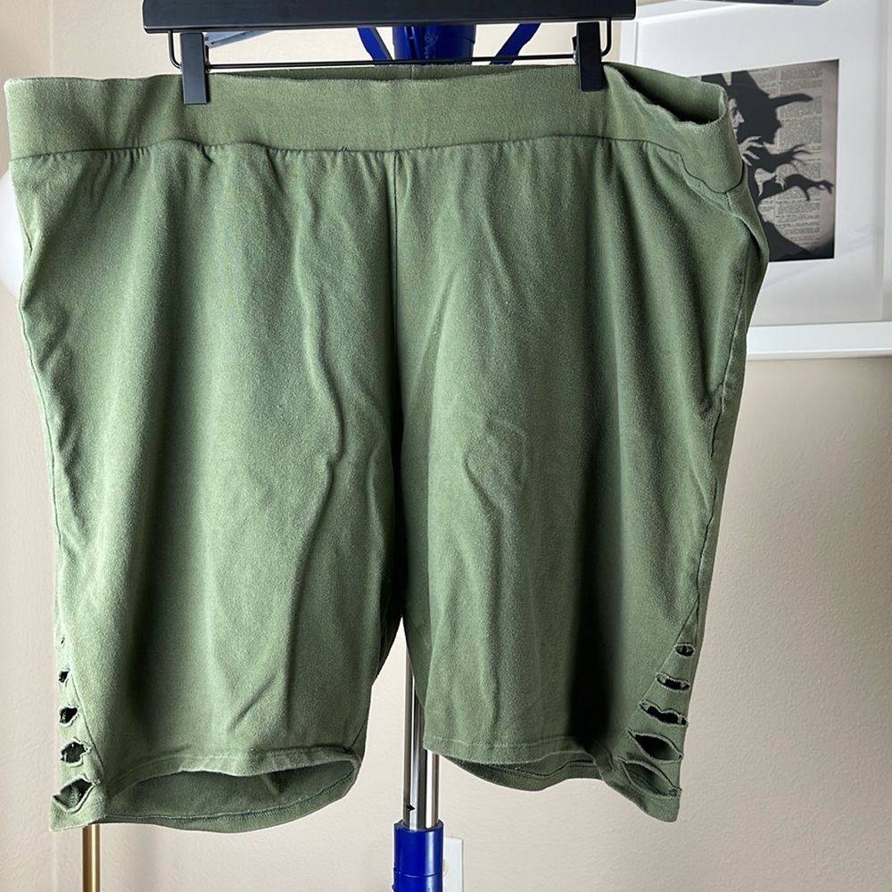 Torrid green bike shorts size 5